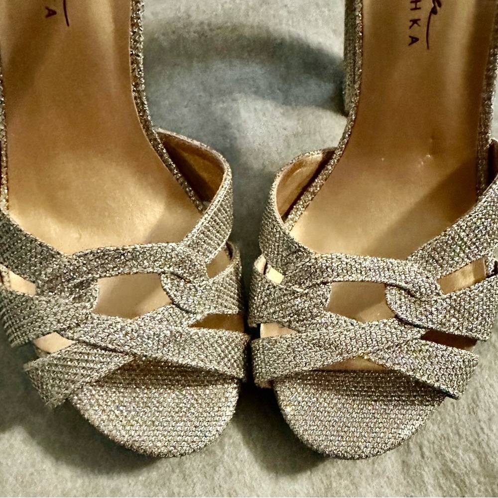 Badgley Mischka silver glitter shoes size 9 prom wedding - Picture 6 of 9